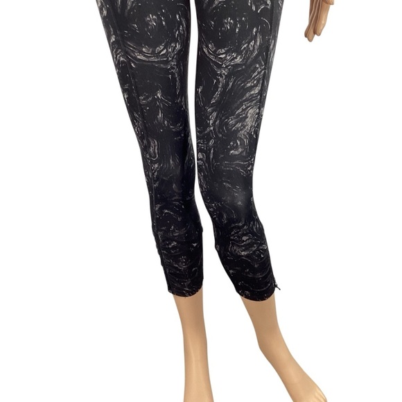 Lululemon Runday Crop *Full-On Luxtreme Arsenal Ambient Grey Black Size 6 - Picture 3 of 7